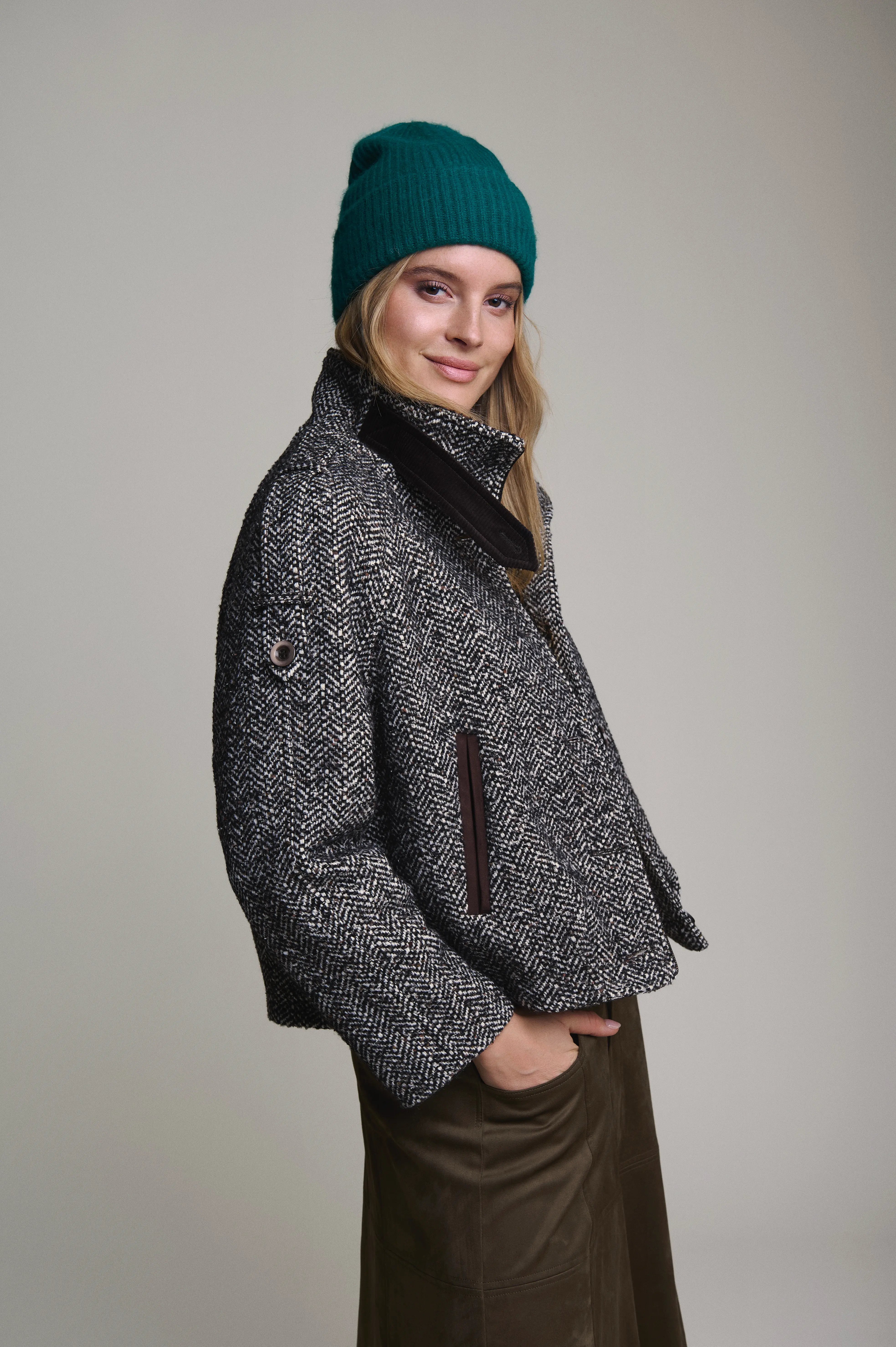 Kurzjacke aus meliertem Tweed VON&ZU